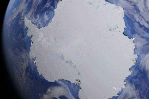 U kojima je hemisfere kontinent antarktika? U kojima je hemisfere kontinent antarktika?