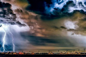 Kakve prirodne fenomene pojavljuju se u atmosferi? Kakve prirodne fenomene pojavljuju se u atmosferi?